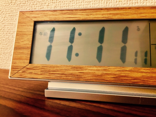 時計の時刻が11:11