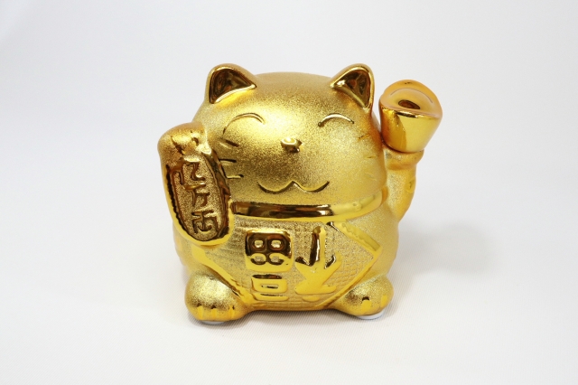 金色の招き猫